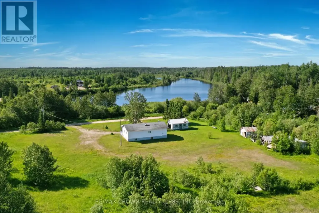 Moonbeam - 45a Chain Of Lakes Road, Kapuskasing